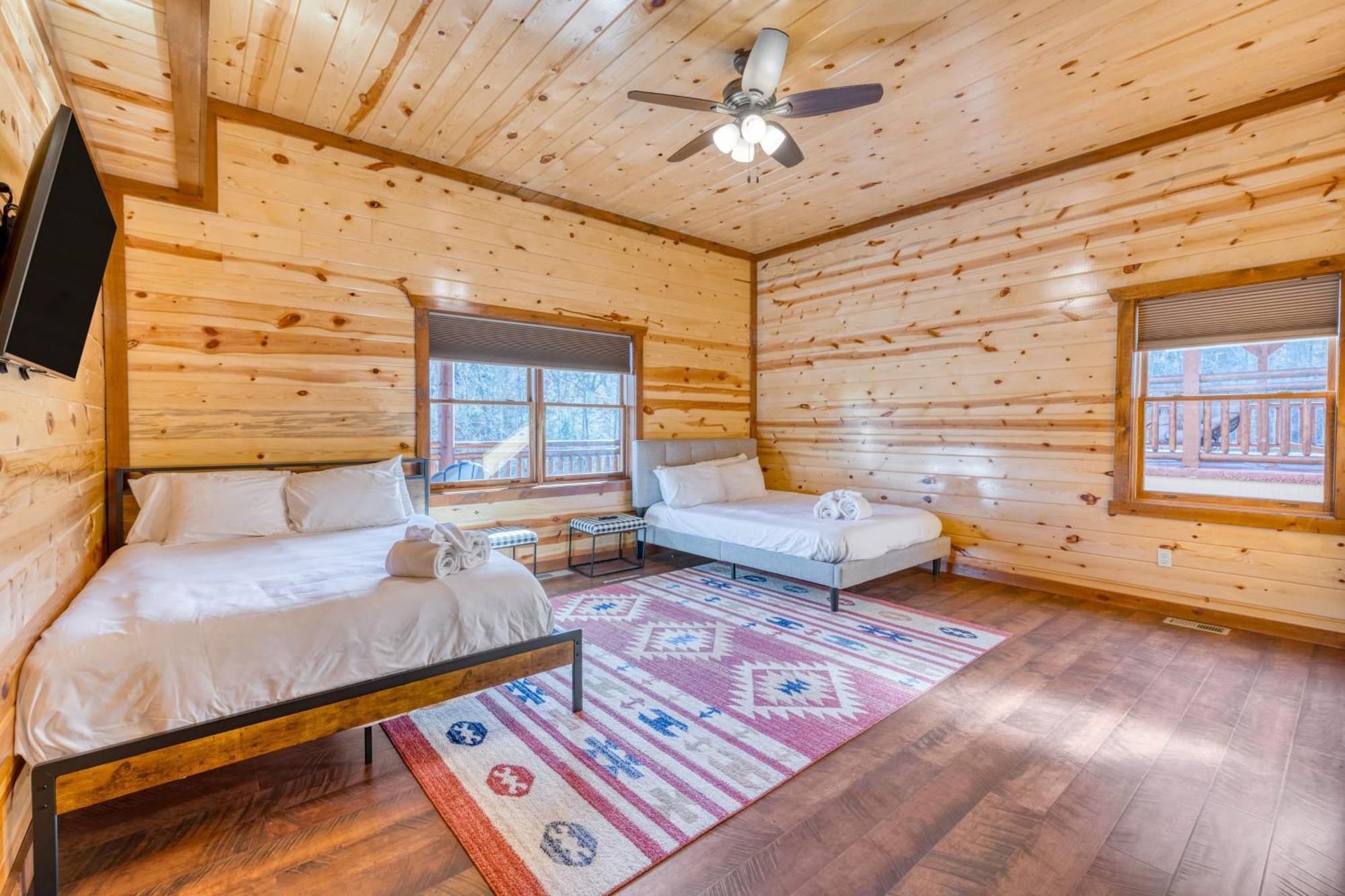 Smokey'S Paradise By Avantstay Sleeps 22 Pool Севьервилл Экстерьер фото
